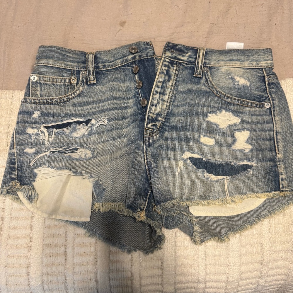 2/$40NWOT!! American Eagle Distressed high rise festival Denim Shorts